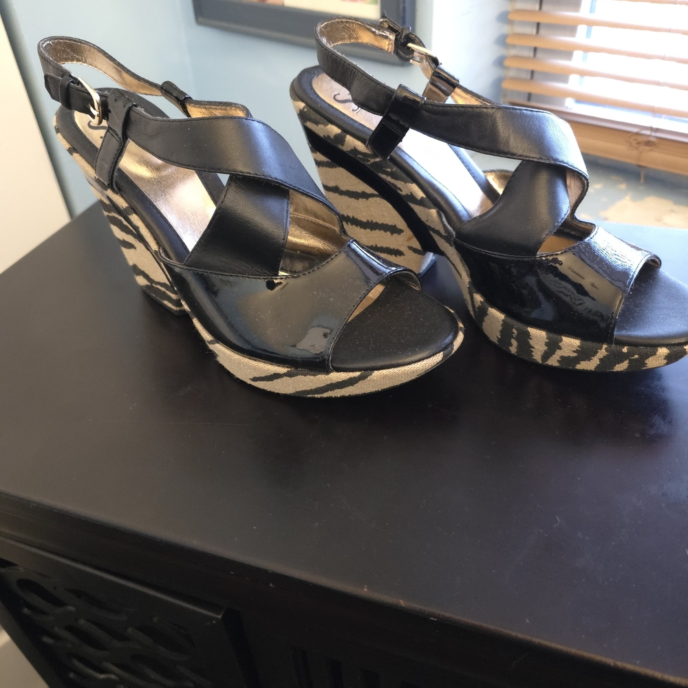 Stylish Black Wedge Sandals